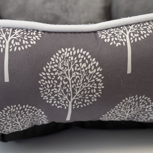 IBAÑEZ Cama para Perros Y Gatos Winter Trees Mediana. 62 x 53 x (alt) 24 cm