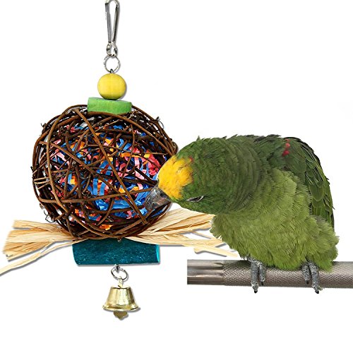 Keersi Juguete para masticar pájaros, bola de ratán natural, viene con tiras de papel para loros, periquitos, cacatúas, cortones, cacatúas, guacamayos, ecléctos de Amazon