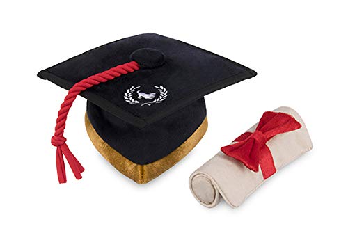 P.L.A.Y. PET LIFESTYLE AND YOU – Juguete de peluche para perro, colección School – Sombrero de Graduación & Scroll/Cierre