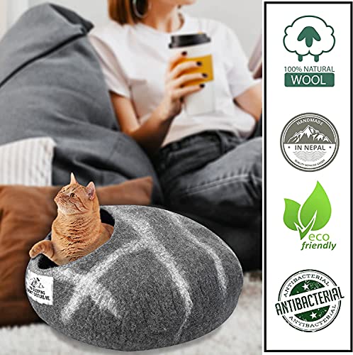 Cama Cueva de Lana para Gatos (Mediana), Hecha a Mano con 100% Lana Merino, Cueva de Fieltro ecológico para Gatos y Gatitos de Interior (Rayas de guijarros)