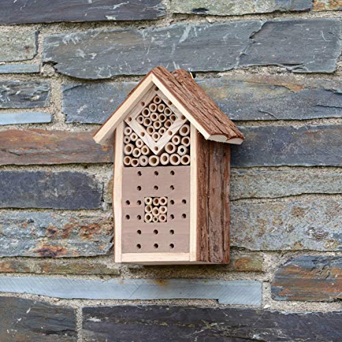 CKB LTD Pequeña corteza de madera natural insecto hotel – para abejas mariquitas casa exterior refugio jardín nido casa al aire libre hábitat casa – pequeño 16 x 9 x 23 cm