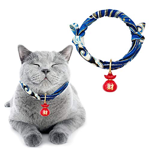 HACRAHO Collar de gato con campana, 1 paquete de 1 collar azul japonés con estampado de ondas para mascotas con campana de fortuna para gatos pequeños, cachorros y mascotas, M