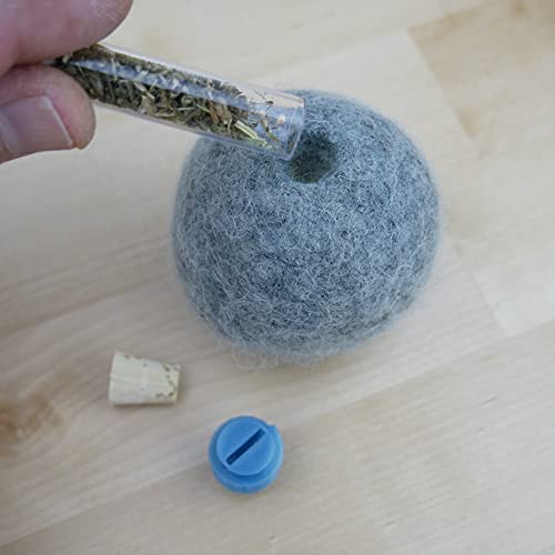 Kira Gates Juego de juguetes para gatos natural | pelota de juguete de auténtica lana de fieltro con compartimento de aroma | menta gatera y juguete baleriano en uno