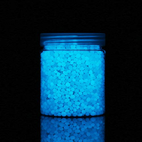 Grava brilla en la oscuridad, grava de acuario, piedras redondas en forma de guisante, arena decorativa para peces, acuario, suculentas, decoración de regalos de jardín (2-4 mm, azul cielo)